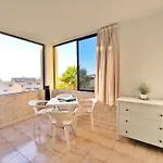 Castle Harbour Sun & Fun - Heated Pool, Fibre Net, 2 Bedrooms