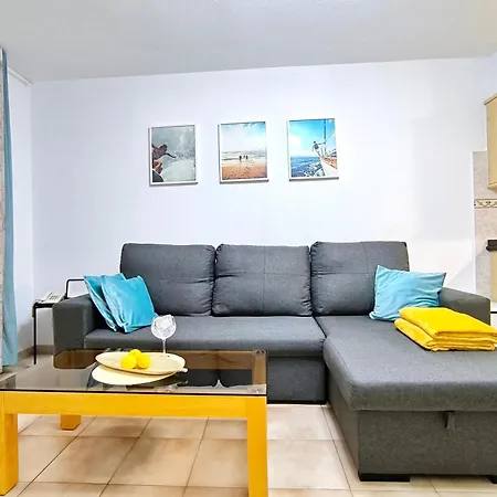 Castle Harbour Sun & Fun - Renewed! Heated Pool, Fibre Net, 2 Bedrooms Apartment Los Cristianos (Tenerife)