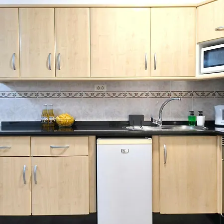 Castle Harbour Sun & Fun - Heated Pool, Fibre Net, 2 Bedrooms * 로스크리스티아노스