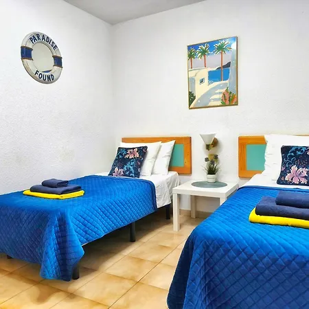 Castle Harbour Sun & Fun - Heated Pool, Fibre Net, 2 Bedrooms *