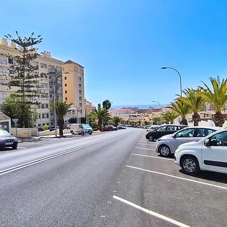 Castle Harbour Sun & Fun - Renewed! Heated Pool, Fibre Net, 2 Bedrooms * Los Cristianos (Tenerife)