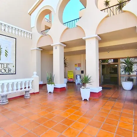 Castle Harbour Sun & Fun - Heated Pool, Fibre Net, 2 Bedrooms Appartement