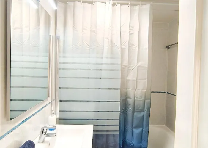 Castle Harbour Sun & Fun - Heated Pool, Fibre Net, 2 Bedrooms 로스크리스티아노스