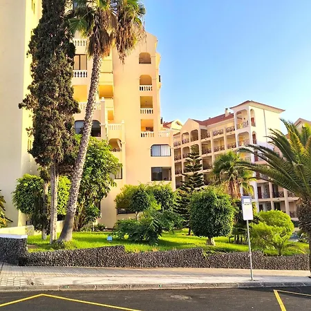 Castle Harbour Sun & Fun - Heated Pool, Fibre Net, 2 Bedrooms *