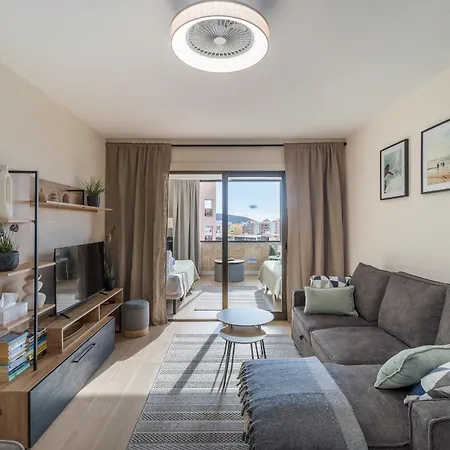 Castle Harbour Sun & Fun - Renewed! Heated Pool, Fibre Net, 2 Bedrooms *