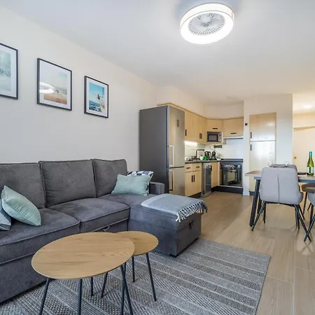 Castle Harbour Sun & Fun - Renewed! Heated Pool, Fibre Net, 2 Bedrooms Los Cristianos (Tenerife)