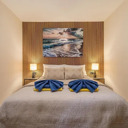 アパート Castle Harbour Sun & Fun - Renewed! Heated Pool, Fibre Net, 2 Bedrooms *
