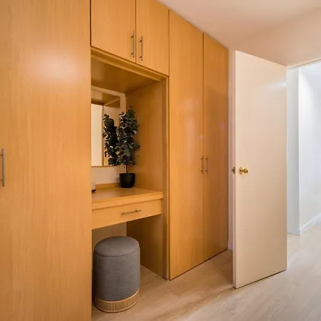 Castle Harbour Sun & Fun - Renewed! Heated Pool, Fibre Net, 2 Bedrooms Appartamento