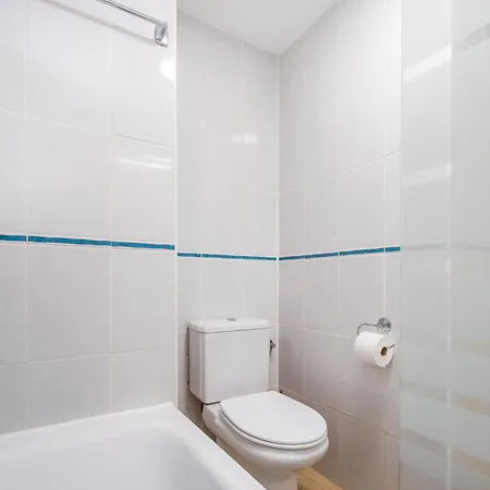 Castle Harbour Sun & Fun - Renewed! Heated Pool, Fibre Net, 2 Bedrooms