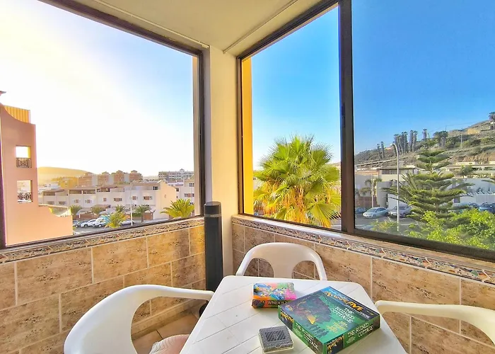 Castle Harbour Sun & Fun - Heated Pool, Fibre Net, 2 Bedrooms *