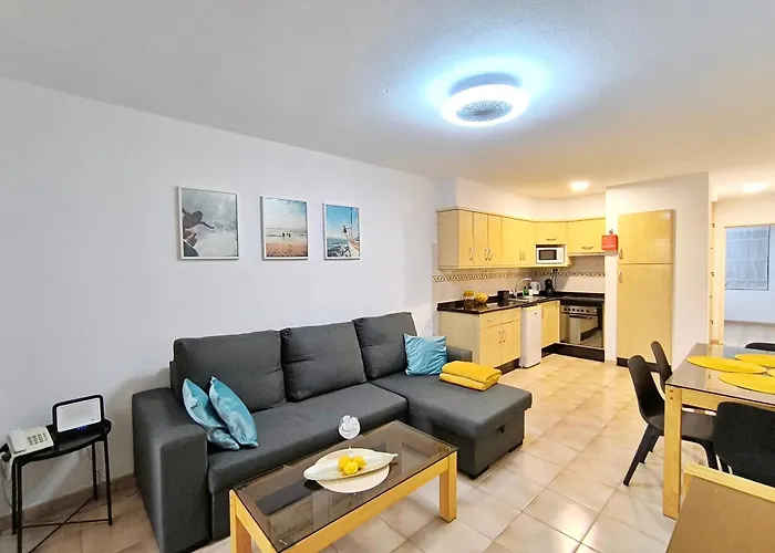 Castle Harbour Sun & Fun - Heated Pool, Fibre Net, 2 Bedrooms Lejlighed *