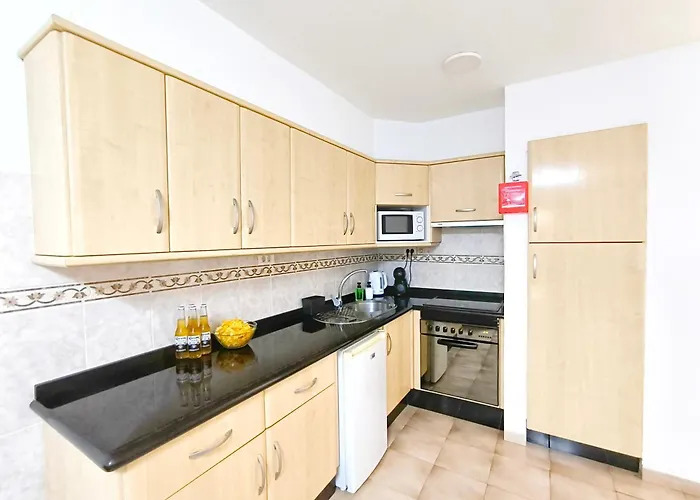 Castle Harbour Sun & Fun - Heated Pool, Fibre Net, 2 Bedrooms Lejlighed *