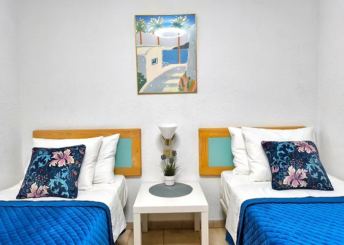 Castle Harbour Sun & Fun - Heated Pool, Fibre Net, 2 Bedrooms Los Cristianos (Tenerife)