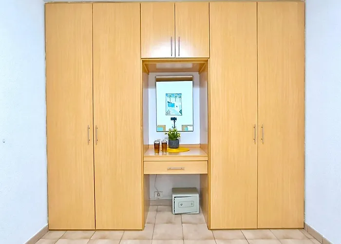 Lejlighed Castle Harbour Sun & Fun - Heated Pool, Fibre Net, 2 Bedrooms Los Cristianos (Tenerife)